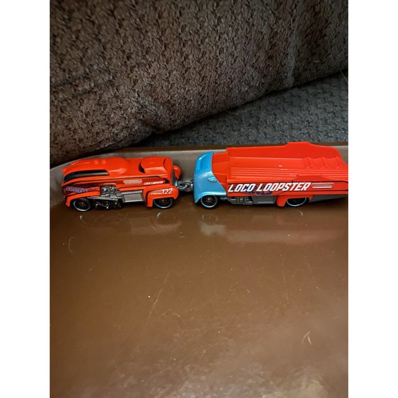 Hot Wheels Toys 22 Hot Wheels Track Star Loco Loopster Train